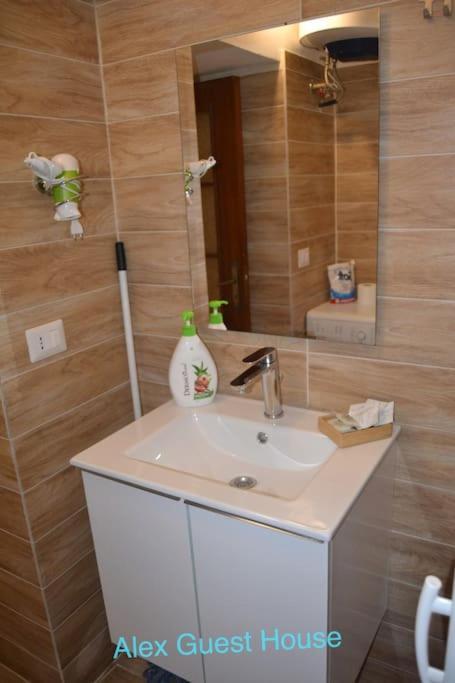 Alex Guest House. Apartment *