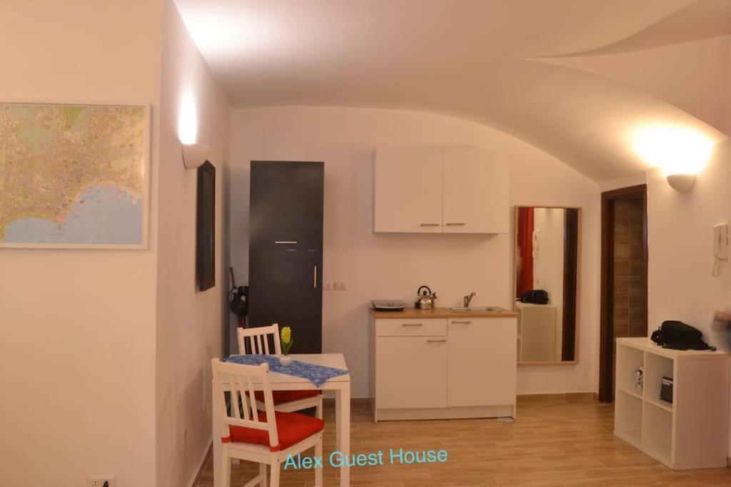 Alex Guest House. *
